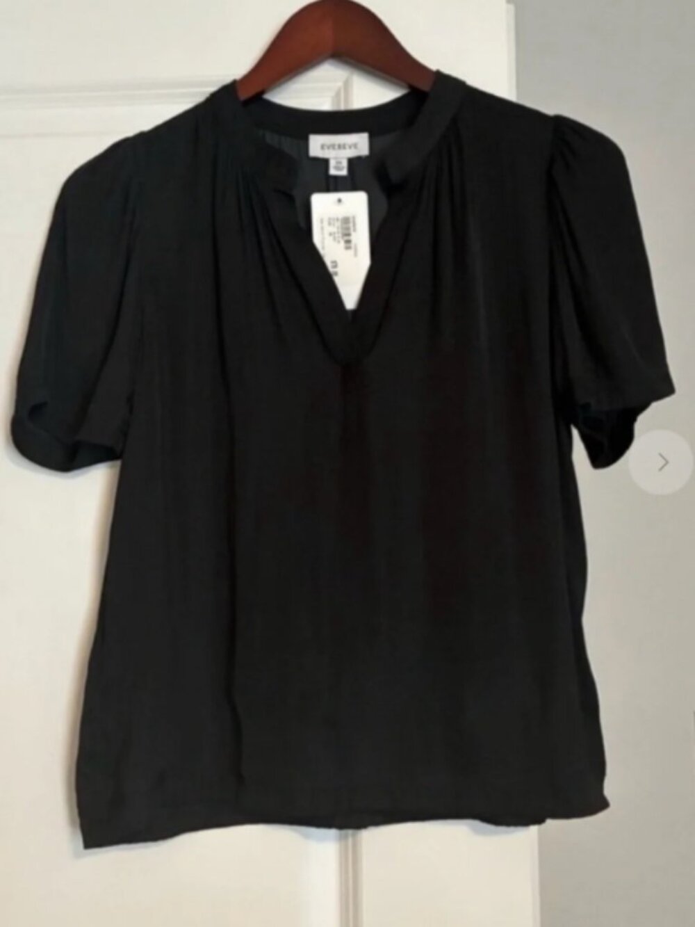 NWT Evereve Zoe Satin Flutter Sleeve Top Sz M Black Short Sleeve